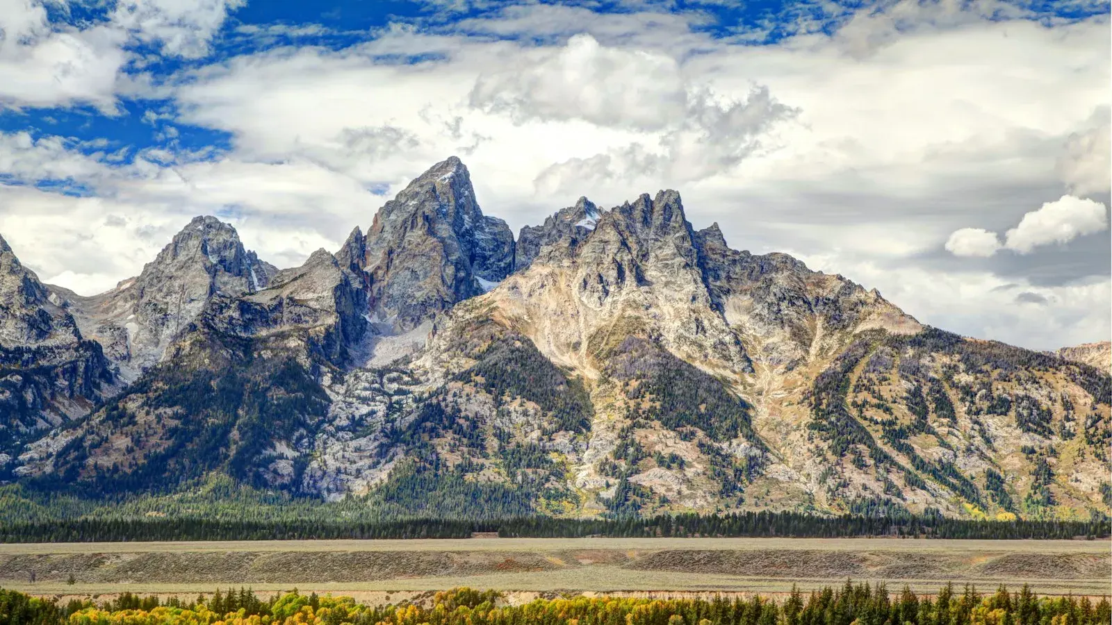 Grand Teton mountain range in Wyoming, evoking US state choice for a non-resident LLC